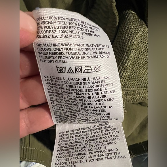 The North Face FlashDry XD 7" Inseam Wander Shorts Size Small Forest Olive EUC - Picture 13 of 14